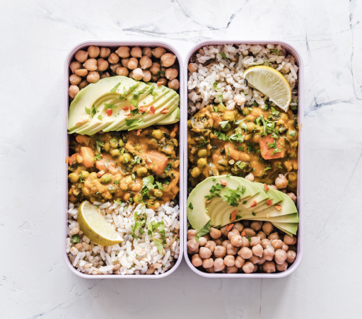 2 Boxen gefüllt mit Avocado 